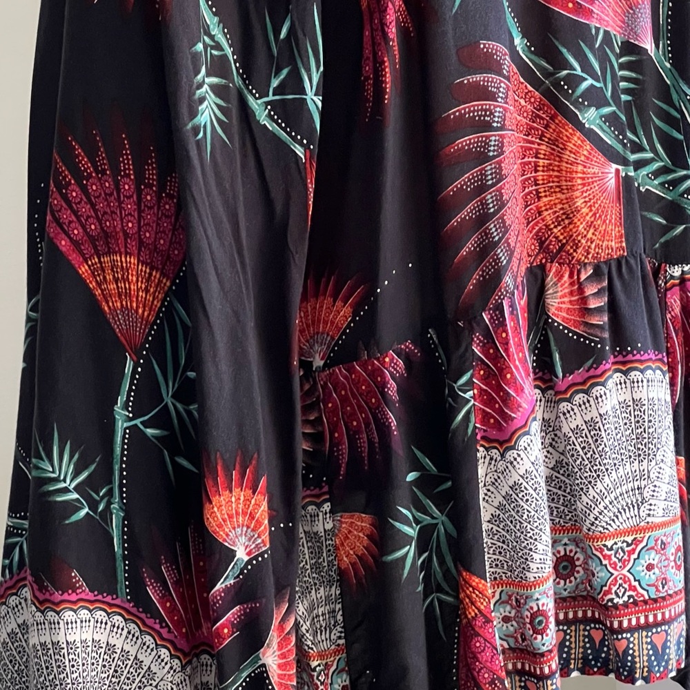Farm Rio Black Long Flare Sleeves Top Flowy Tropical Floral Blouse Size Medium - Picture 12 of 13